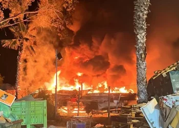 מכת ה"פרוטקשן" בצפון: חשד להצתת כלי שיט בחוף מגדל בכנרת