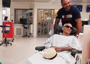 נס של ממש: בן ה-80 שנפצע אנוש בפיגוע שוחרר מביה"ח נס של ממש: בן ה-80 שנפצע אנוש בפיגוע שוחרר מביה"ח