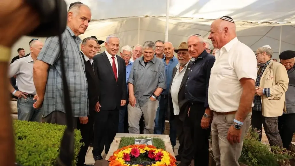 הוארך מעצר החשוד בהנחת מכתב איומים על קברו של יוני נתניהו