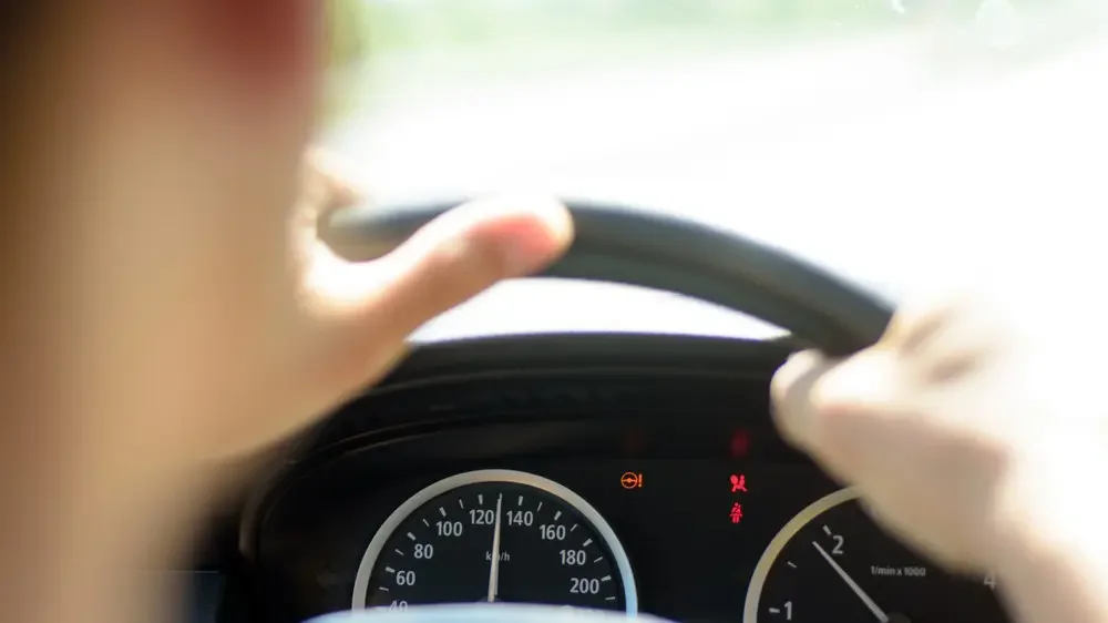 נחשף: עובדת במשרד הרישוי הנפיקה עשרות רישיונות מזויפים