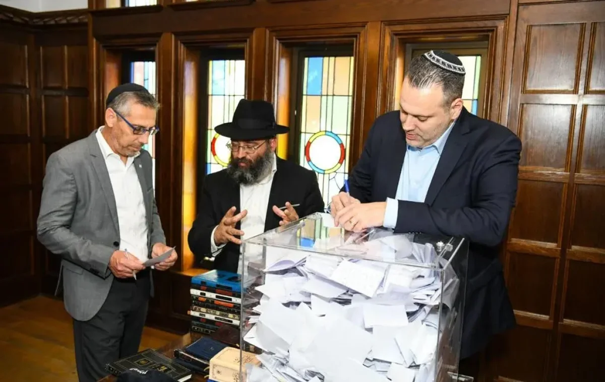 "מורשת תרבות יהודית": השר זוהר בביקור בכפר&nbsp;חב"ד&nbsp;