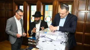 "מורשת תרבות יהודית": השר זוהר בביקור בכפר&nbsp;חב"ד&nbsp;