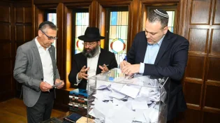 "מורשת תרבות יהודית": השר זוהר בביקור בכפר&nbsp;חב"ד&nbsp;