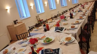 בצל ההפגזות: מדריכי קייטנת הילדים באוקראינה - שבתו בהאדיטש