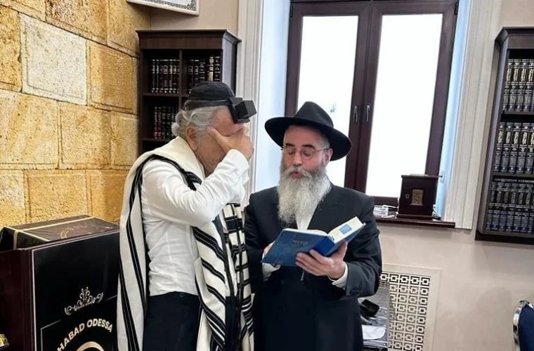 הכנת סרט הקולנוע באודסה נגמר בהנחת תפילין של המפורסם הצרפתי