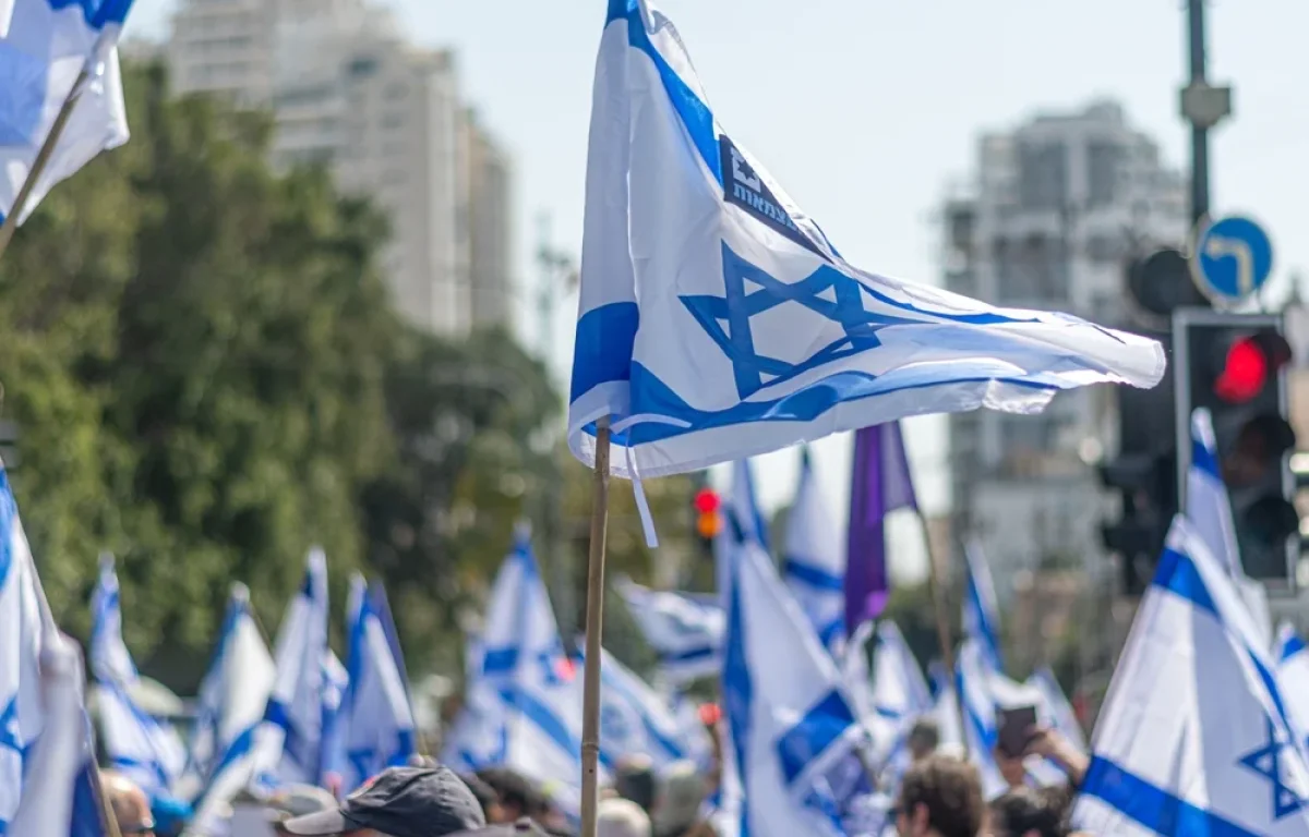 שיירות מחאה מעכבות את התנועה; 17 מוחים נעצרו עד כה