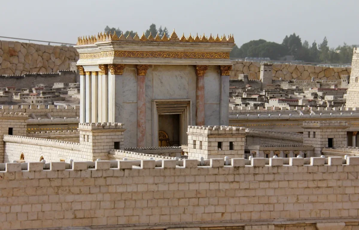 קיבל ייסורים באהבה גדולה: עובדות מדהימות על אהרון הכהן 