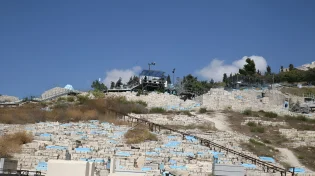 איך רבי חיים ויטאל ניסה למנוע בגופו את קבורת האר"י?