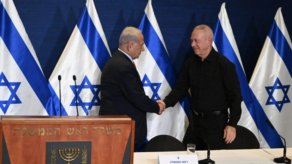 לא רק רה"מ: שר הביטחון הגיע לבדיקות בשיבא