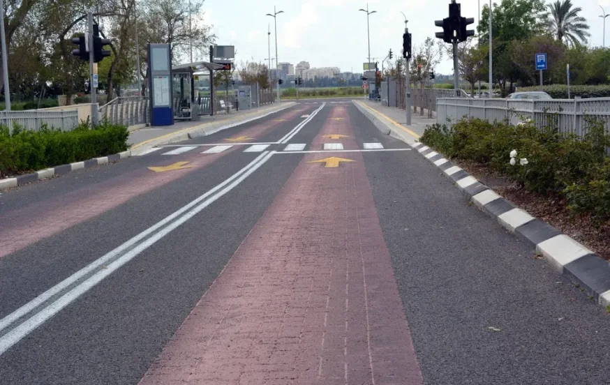 אושר: פקחי משרד התחבורה יחלו אכיפה בנתיבי התחבורה הציבורית אושר: פקחי משרד התחבורה יחלו אכיפה בנתיבי התחבורה הציבורית