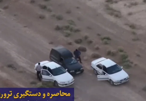 דיווח באיראן: נעצרה חולייה חמושה המקושרת לישראל דיווח באיראן: נעצרה חולייה חמושה המקושרת לישראל