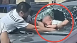 דרמה בטקסס: תינוק הושאר ברכב לוהט - וחולץ בנס