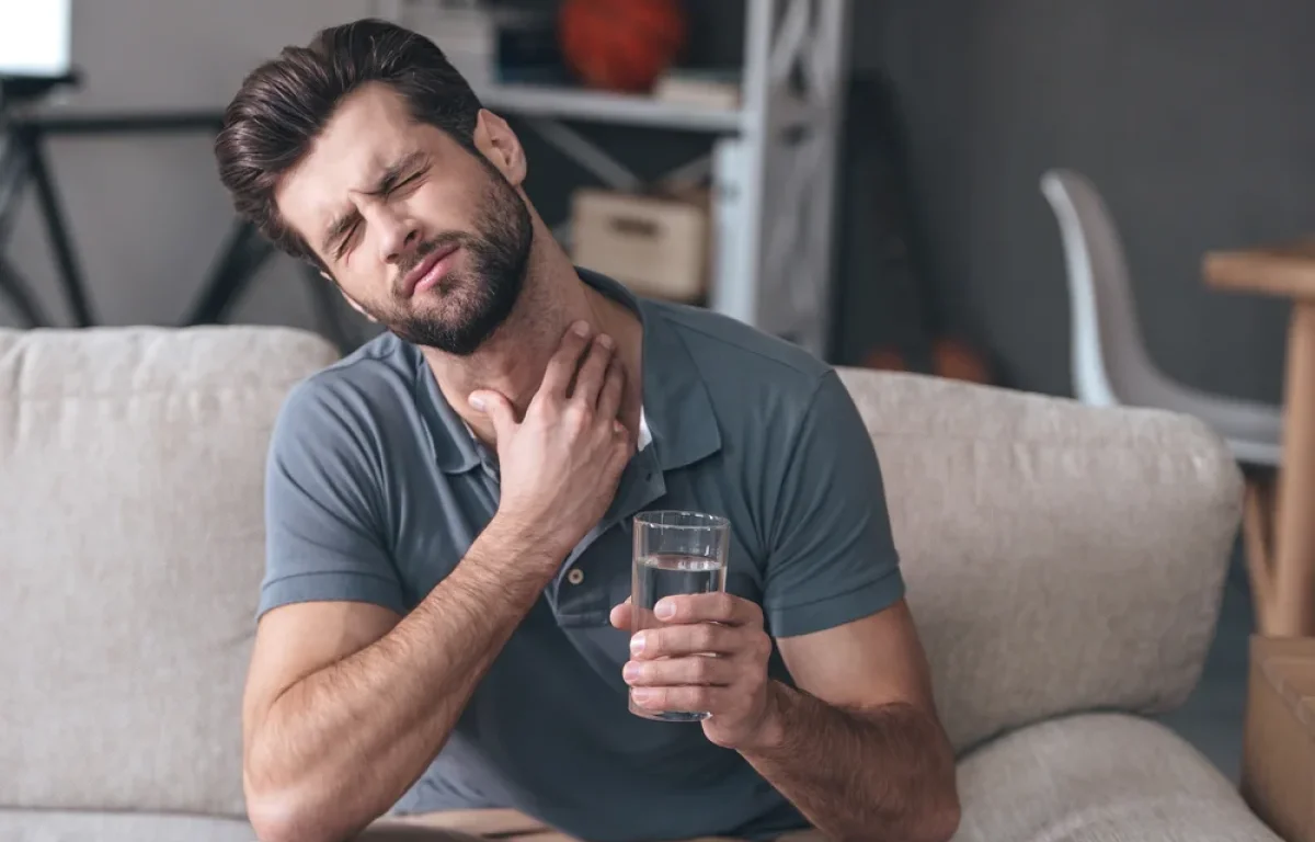 קמתם בבוקר והגרון מעקצץ? רוצו להכין את תרופת הפלא 