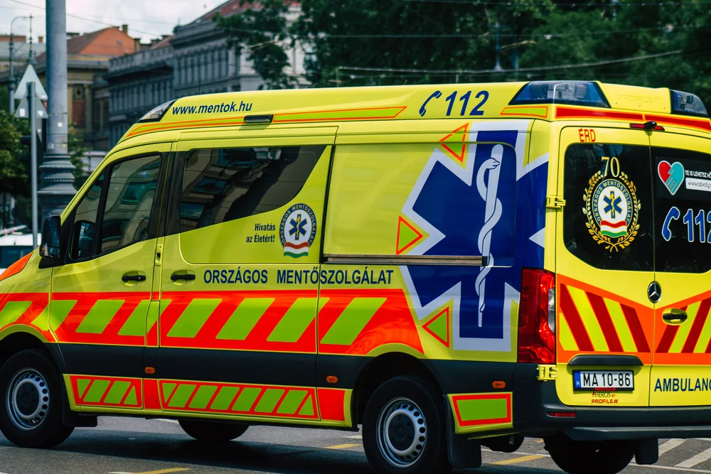 נס בציון הצדיק בהונגריה: חרדים שהתהפכו עם רכבם יצאו ללא פגע