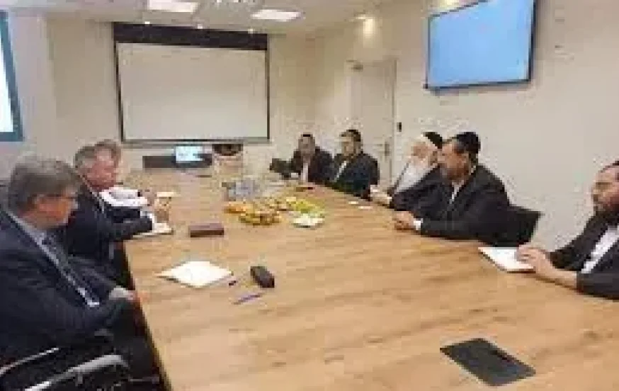 לקראת ראש השנה השר החרדי נפגש עם השגריר האוקראיני לקראת ראש השנה השר החרדי נפגש עם השגריר האוקראיני