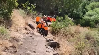 צפו: חילוץ מורכב של מטייל שהתייבש במהלך טיול