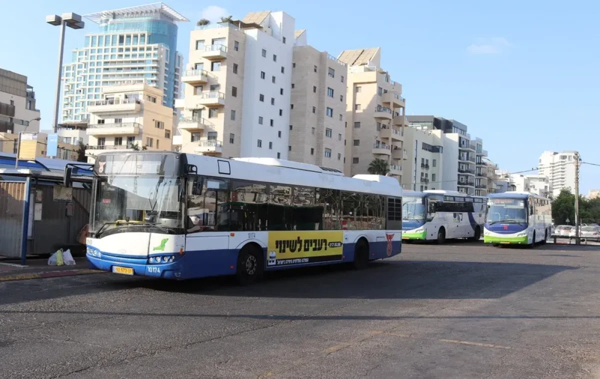 האלימות בכבישים: נהג אוטובוס הותקף לאחר שהעיר לנהג רכב פרטי האלימות בכבישים: נהג אוטובוס הותקף לאחר שהעיר לנהג רכב פרטי