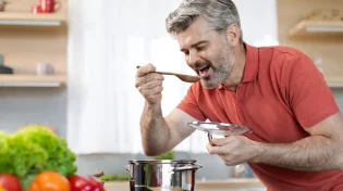 חציתם את גיל 40? שישה מאכלים שחובה לשלב בתזונה שלכם 