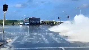תיעוד מטורף: לא תאמינו מה נגרם מגל ענק