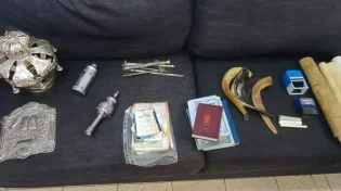 תושב תל אביב נעצר בחשד לגניבת תשמישי קדושה מבית כנסת ביפו