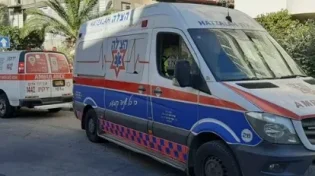 בני ברק: פעוט נחבל בראשו לאחר שסולם נפל עליו. מצבו בינוני