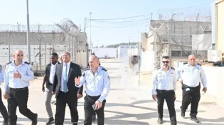 בן גביר הגיע "לבקר" את המחבלים בכלא