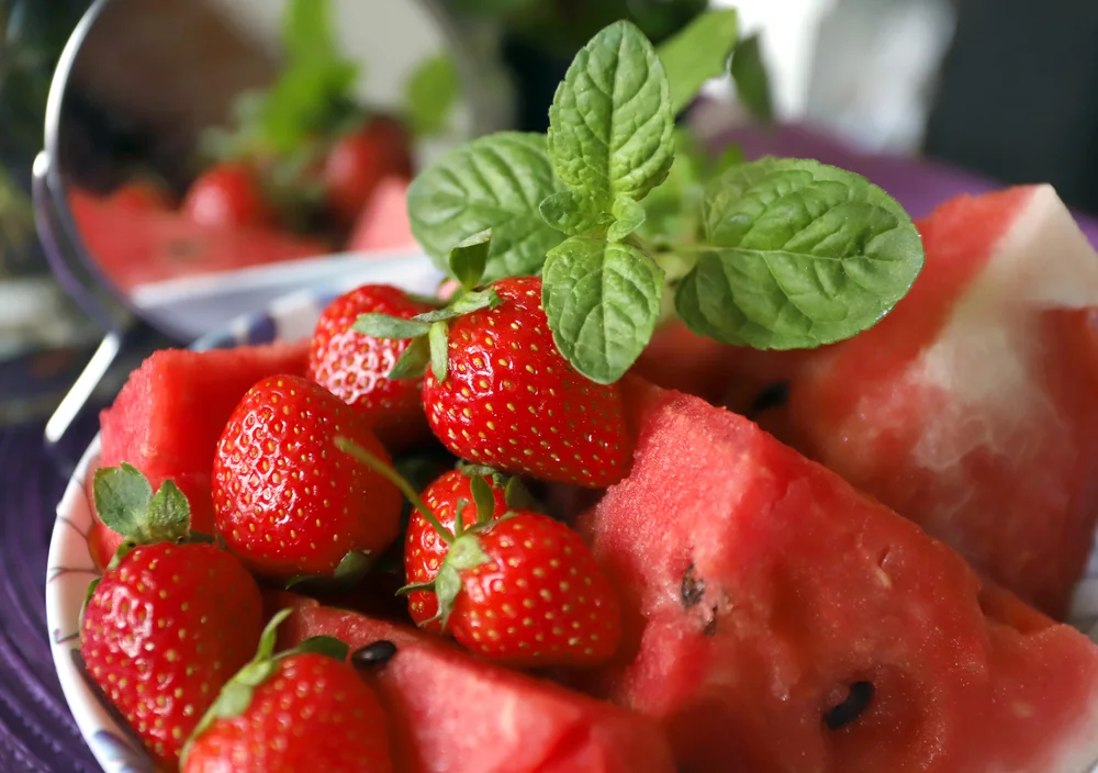 הסוף להתלבטות בסופר: כך תבחרו את הפירות הכי טריים ובשלים