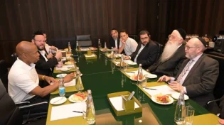 ראש העיר ניו יורק נרתם לסייע לנוסעים לאומן לקראת ראש השנה