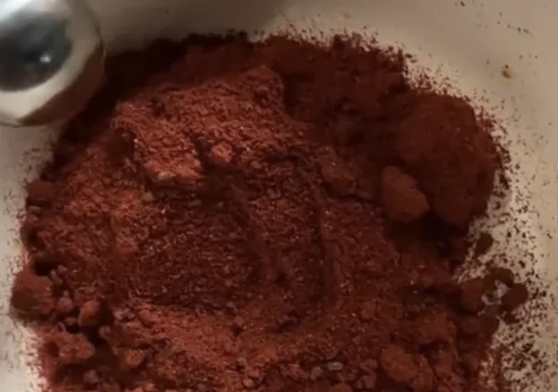 לא יאומן כי יצולם: כך נראית פפריקה נגועה בחרקים