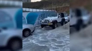 צפו: רחובות נתניה הפכו לנחלים