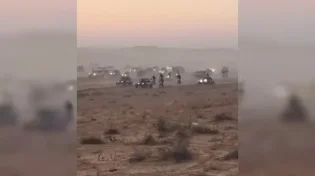 תיעוד הזוי: מאות כלי רכב פשטו על בסיס צאלים וירו באוויר