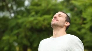 לא יאומן: מה ההבדל בין נשימה מהאף לפה, ואיך זה משפיע עלינו?
