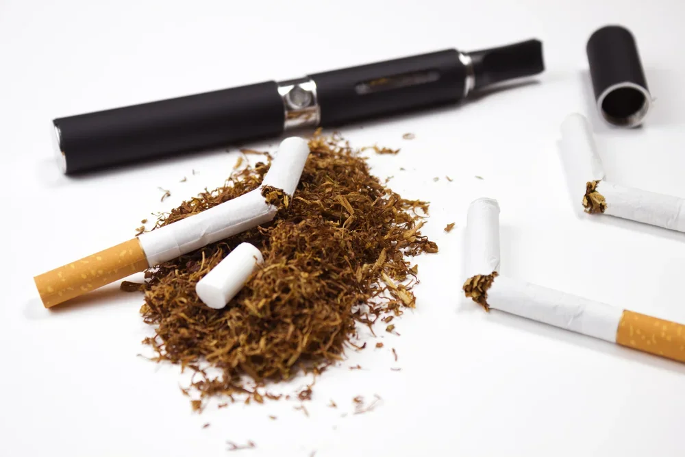 מה יותר מסוכן: סיגריה רגילה או סיגריה אלקטרונית? מה יותר מסוכן: סיגריה רגילה או סיגריה אלקטרונית?