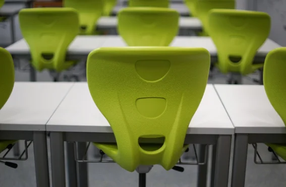 אבסורד: מורה בחולון 'רוסס' על ידי תלמיד 