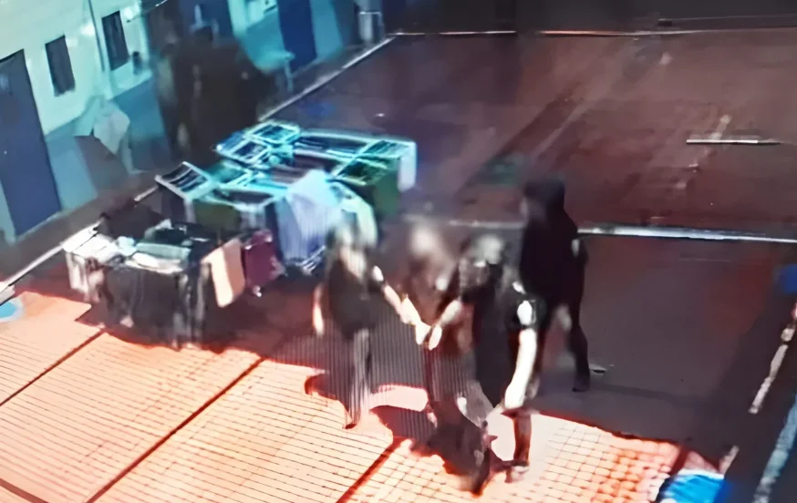 כלא רמון: סוהרים פרצו לאחר שהמחבלים עוררו מהומות כלא רמון: סוהרים פרצו לאחר שהמחבלים עוררו מהומות