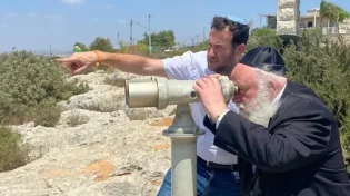 קידוש ה': האדריכלית הראשית על שר השיכון "החזות אינה הכול"