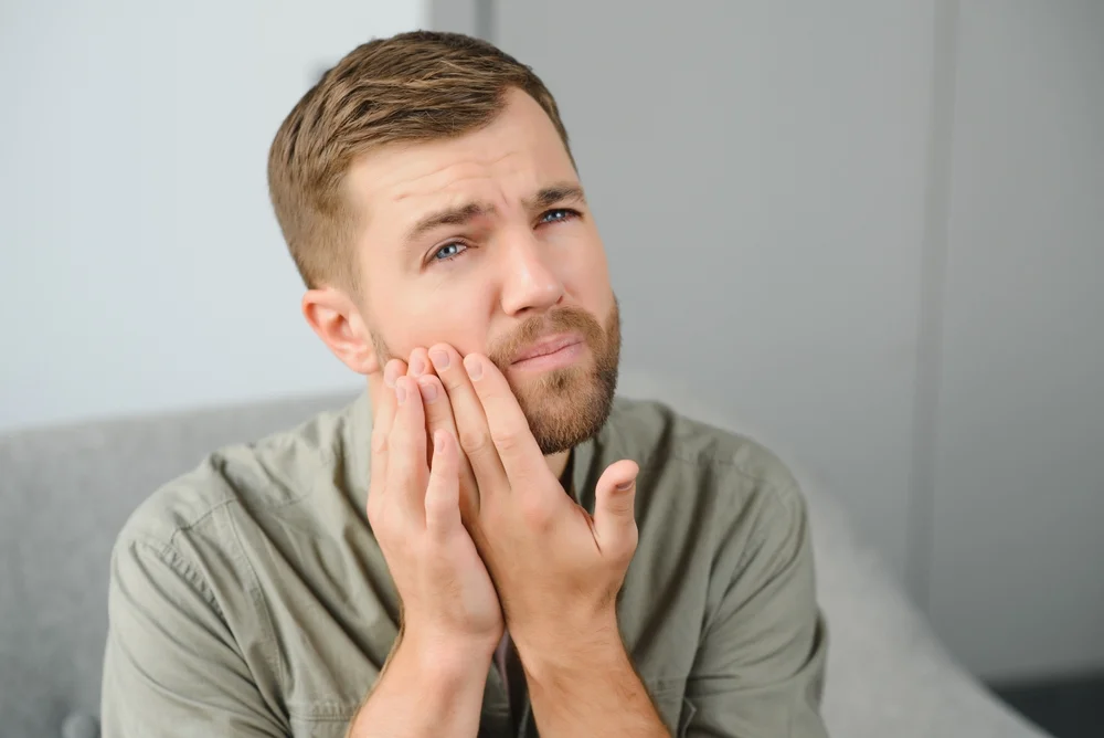 כאבי שיניים מתגברים בלילה: מדוע זה קורה ומה ניתן לעשות? כאבי שיניים מתגברים בלילה: מדוע זה קורה ומה ניתן לעשות?