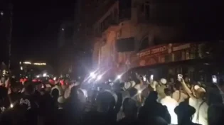 תיעוד מאומן: החשמל נפל אבל זה לא הפריע לחסידים לחגוג