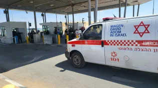 פצוע קל בפיגוע דריסה במעבר קלנדיה, המחבל נעצר