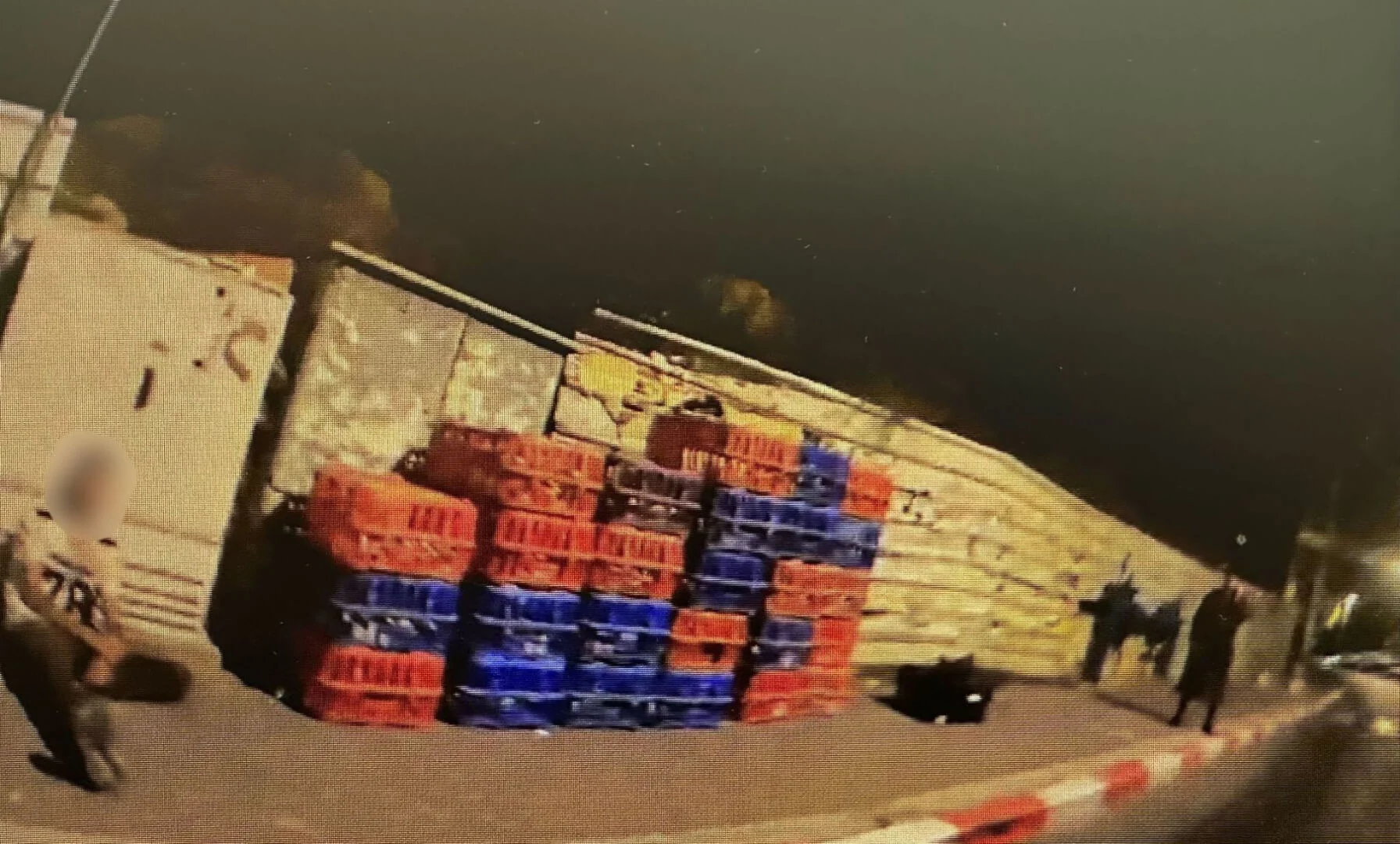 מוכר הכפרות התגלה כשוהה בלתי חוקי ונעצר