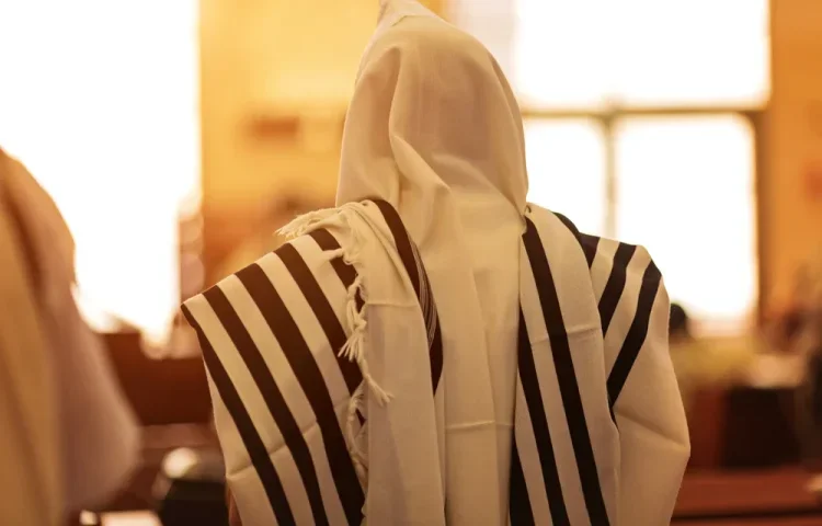 עדות קשה מתל אביב: המתפללים הותקפו באלימות והתפילה התבטלה עדות קשה מתל אביב: המתפללים הותקפו באלימות והתפילה התבטלה