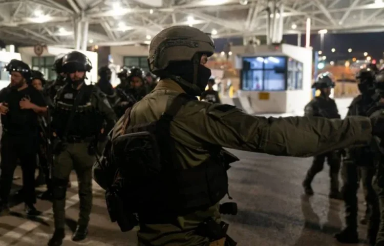 לאחר השקט בכיפור דריכות לקראת סוכות: "עשרות התראות פיגועים" לאחר השקט בכיפור דריכות לקראת סוכות: "עשרות התראות פיגועים"