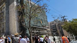 אשדוד: פועל נהרג תחת מפולת הפיגומים