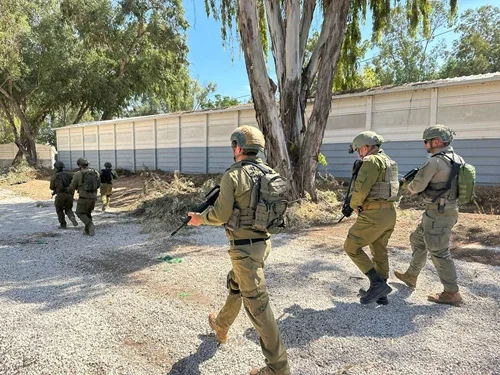 דיווח על מו"מ לשחרור חטופים, בישראל מכחישים דיווח על מו"מ לשחרור חטופים, בישראל מכחישים