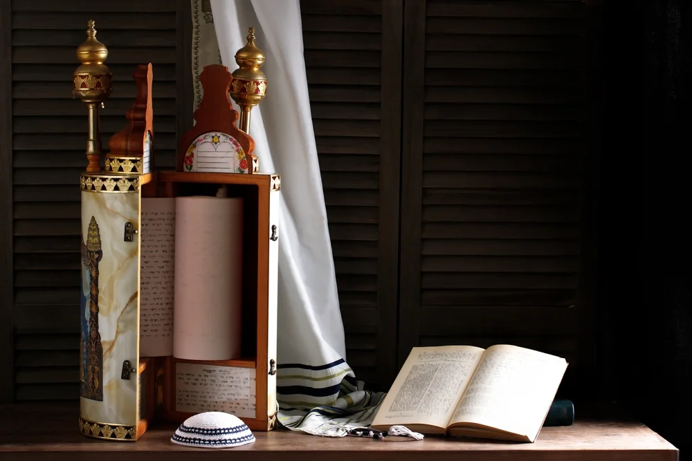 המשמעות של שמחת התורה - הרב אייל אונגר המשמעות של שמחת התורה - הרב אייל אונגר