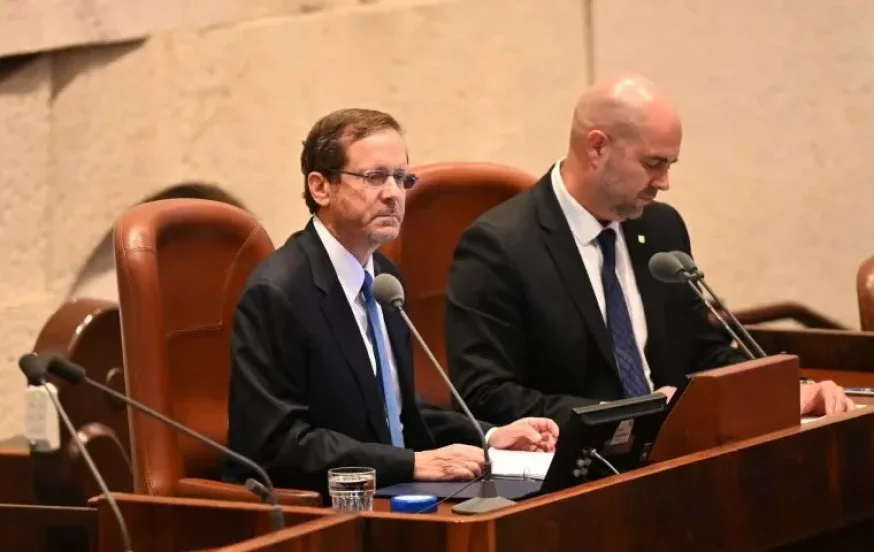 "אל תנסו אותנו": מליאת הכנסת נפתחה, חמאס שיגר טילים "אל תנסו אותנו": מליאת הכנסת נפתחה, חמאס שיגר טילים