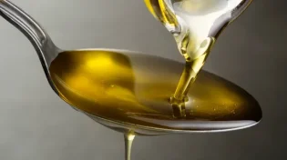 מה יקרה לגופכם אם תורידו בכל יום כף שמן מהתזונה שלכם?