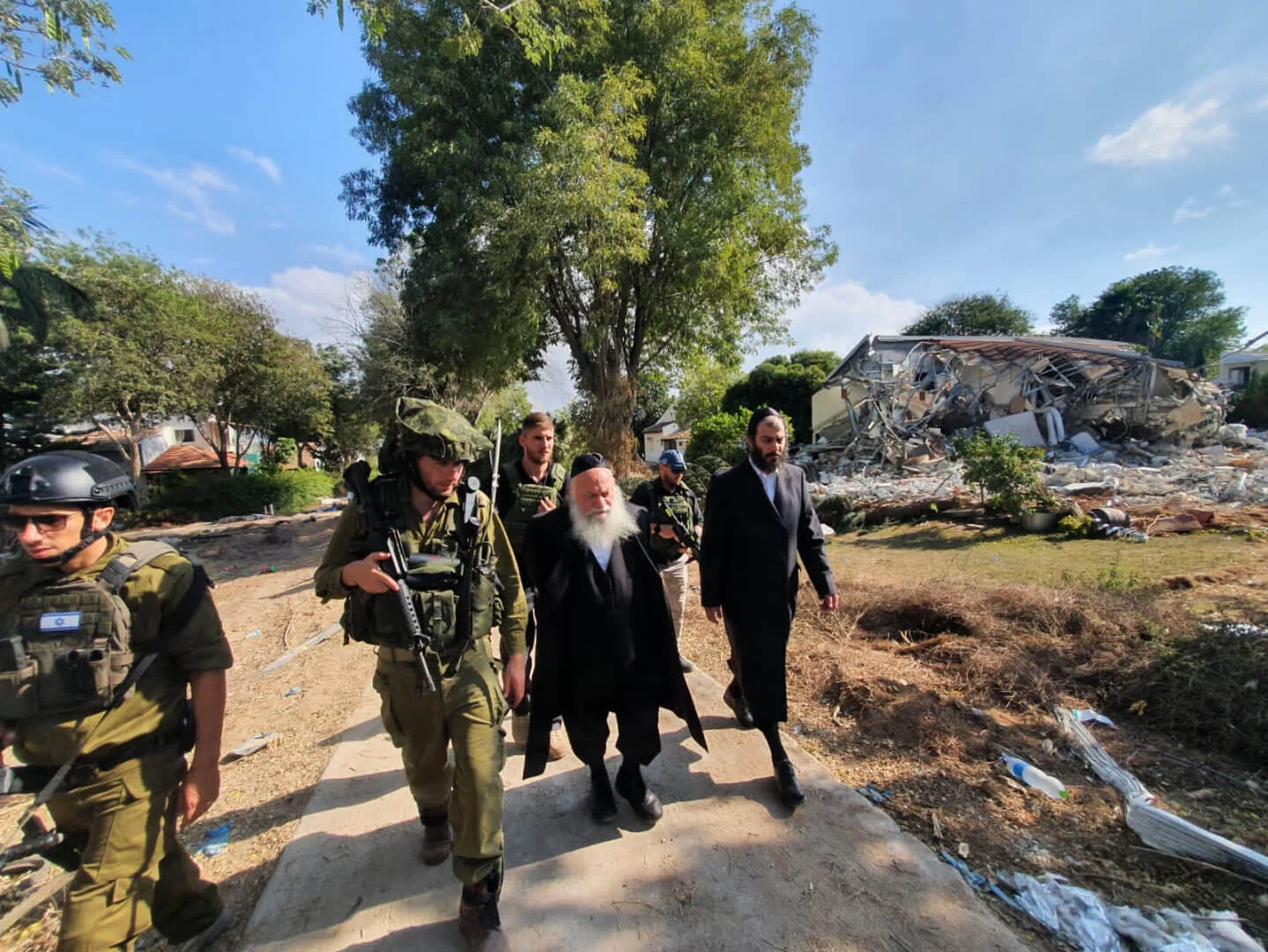 "התחוללה כאן שואה": השר החרדי ביקר בעוטף עזה "התחוללה כאן שואה": השר החרדי ביקר בעוטף עזה