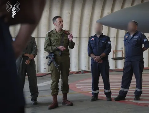 מפתיע: הניו יורק טיימס מתנצל בפני ישראל על האשמות שווא מפתיע: הניו יורק טיימס מתנצל בפני ישראל על האשמות שווא