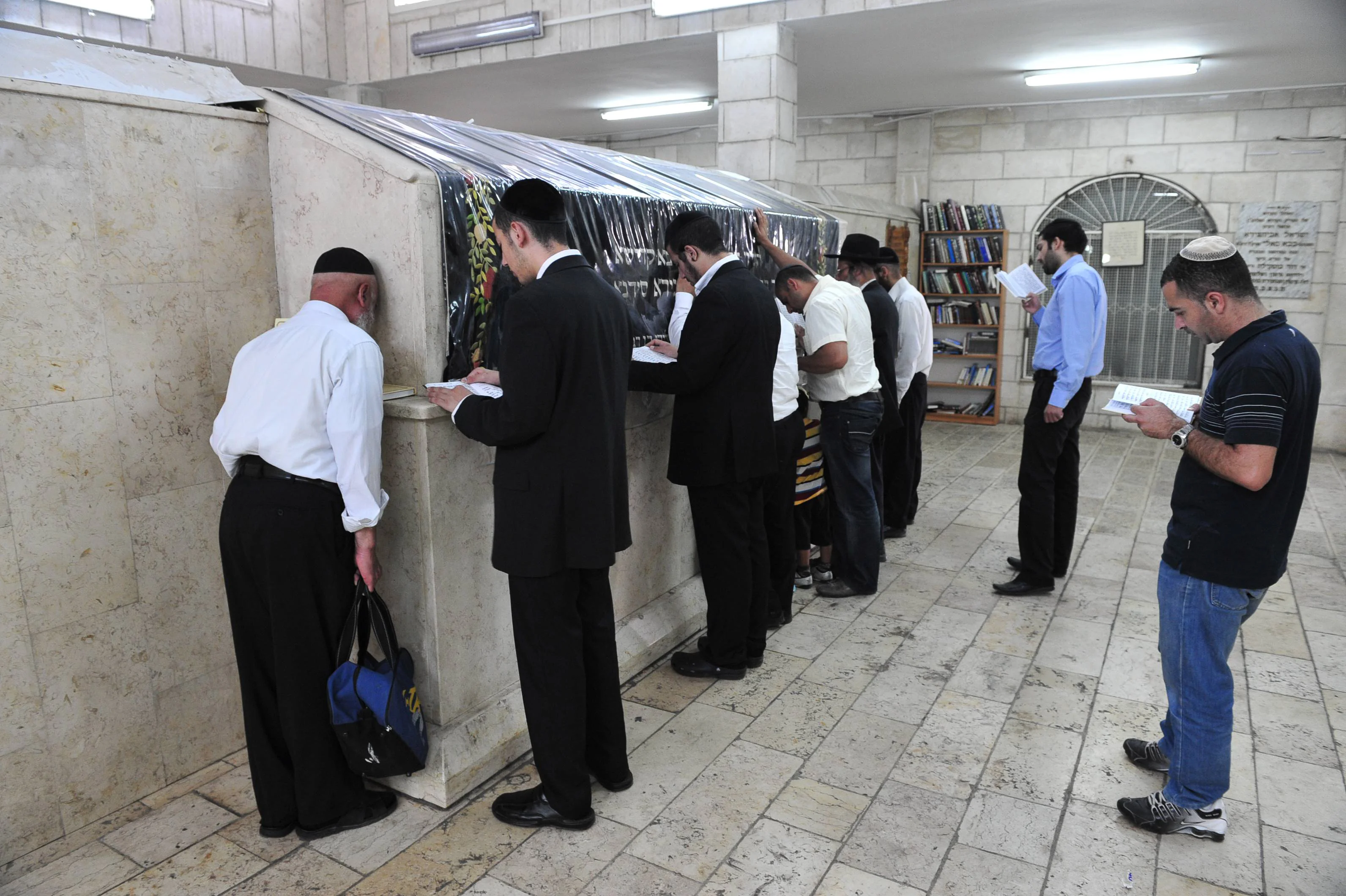 משדר מיוחד עם נכד הבבא סאלי: "המחבלים עצרו ולא נכנסו לקבר"